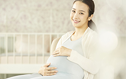 怀孕几个月舟山如何办理孕期亲子鉴定，在舟山刚怀孕办理亲子鉴定准确率高吗